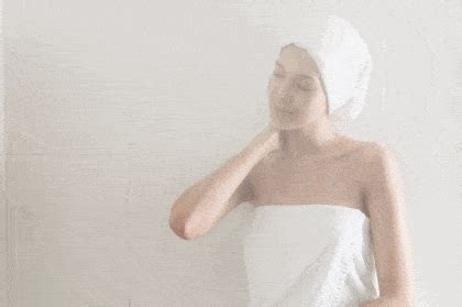 big titties gifs|towel drop. : r/BiggerThanYouThought